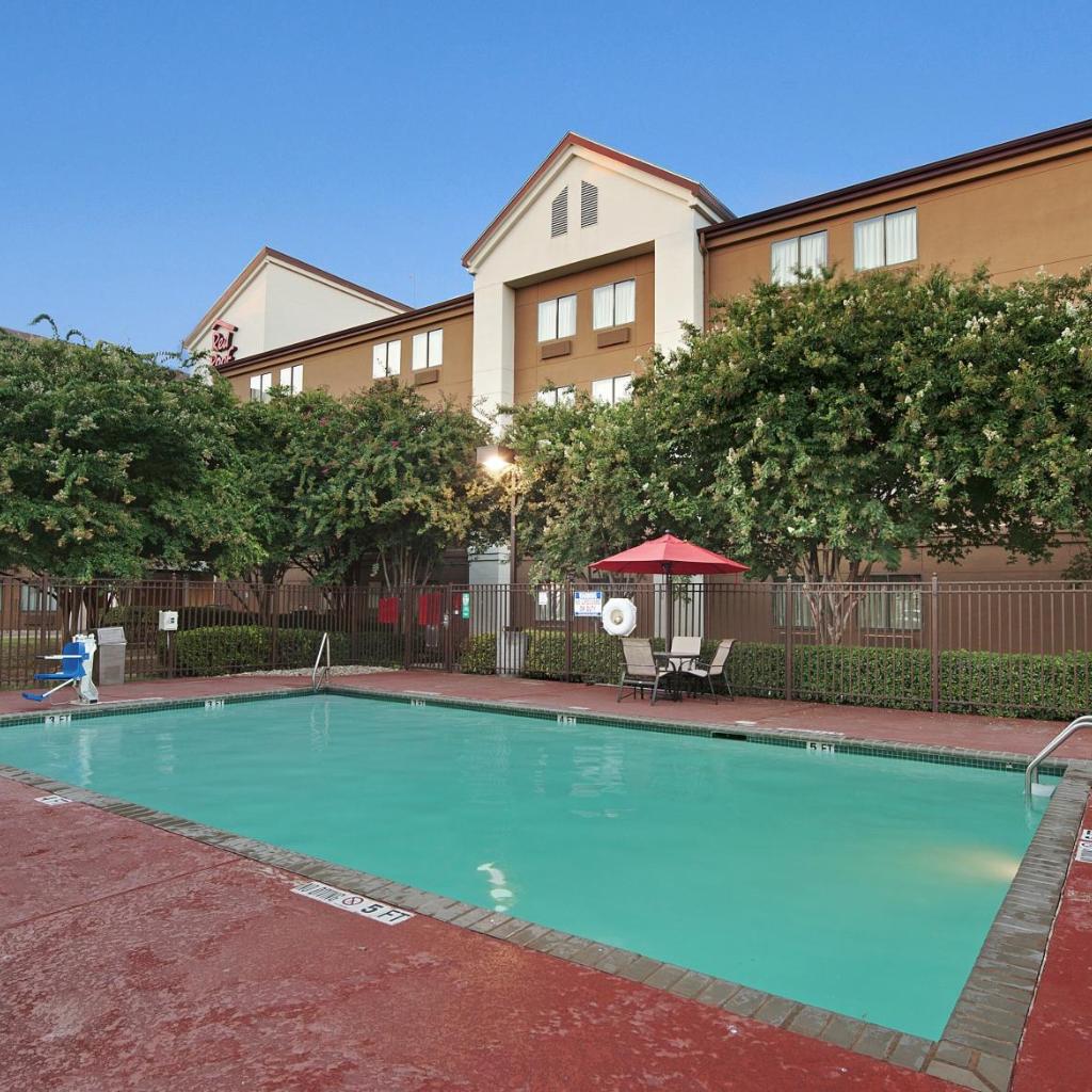 Photograph of Red Roof Inn PLUS Austin South - Airport