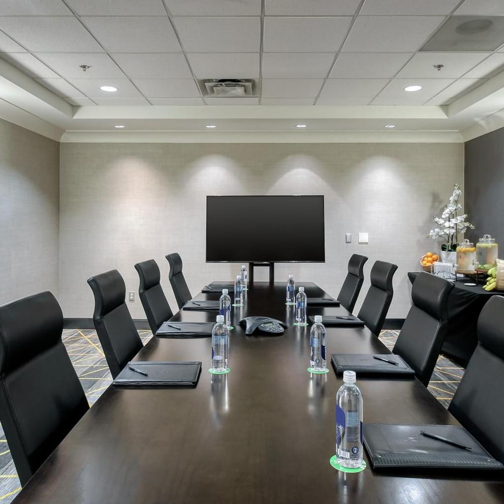 Photograph of Holiday Inn & Suites Atlanta Airport North by IHG