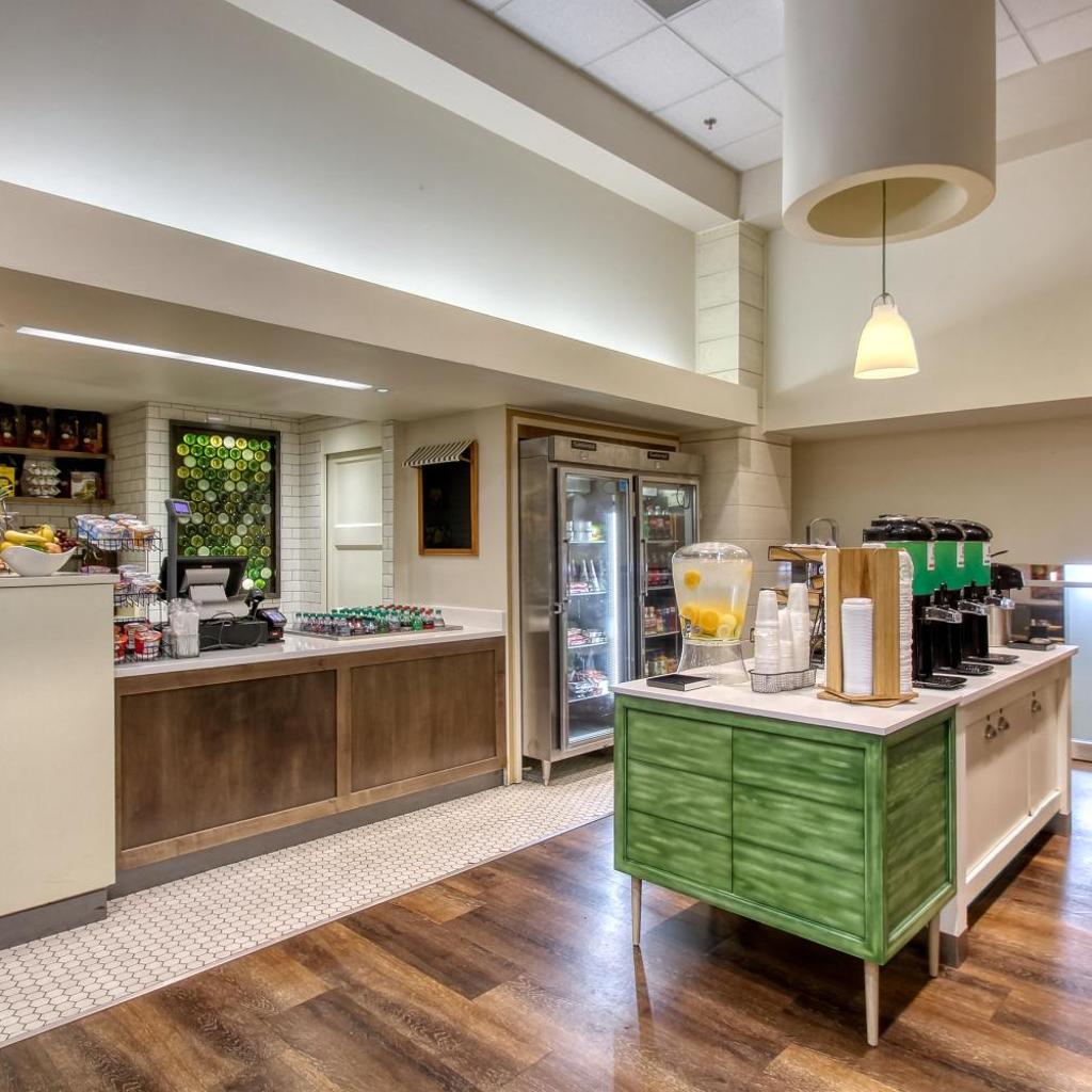 Photograph of Holiday Inn & Suites Atlanta Airport North by IHG