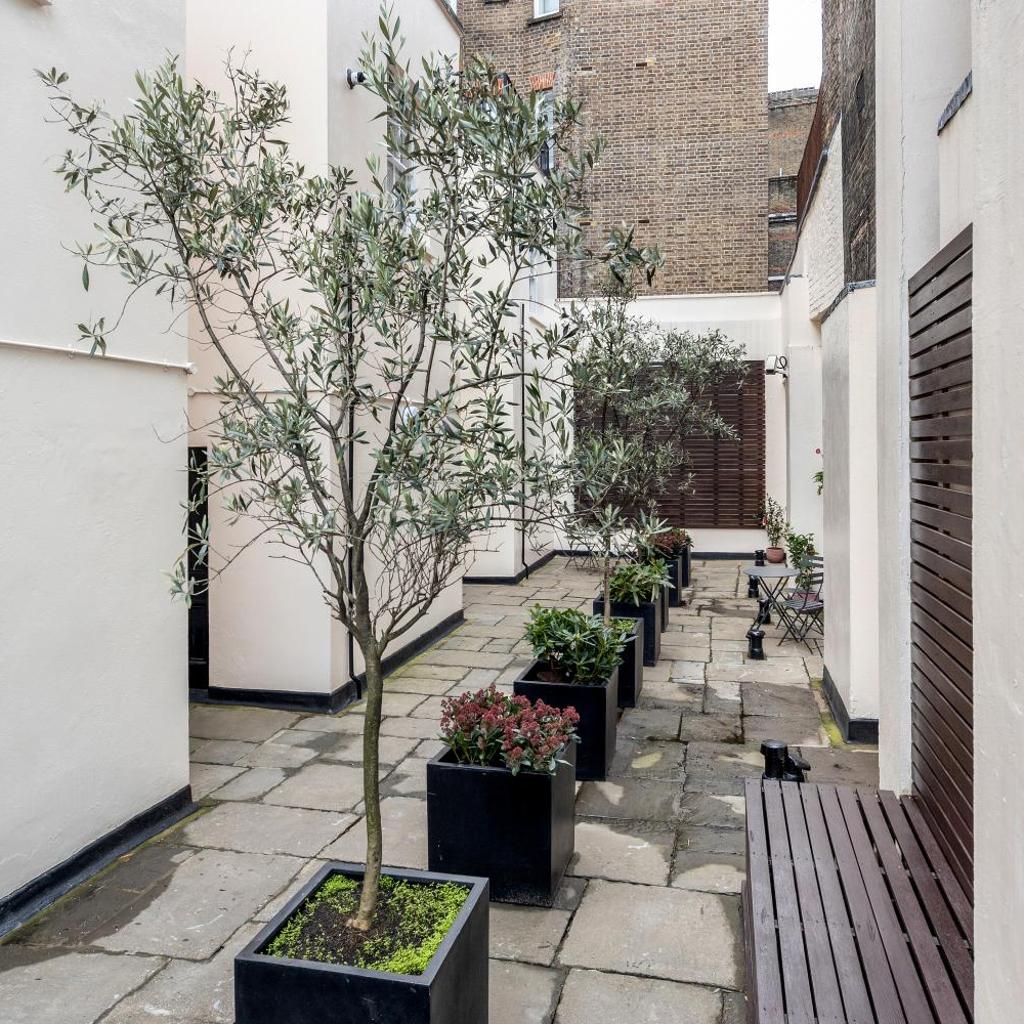 Photograph of Kula London Victoria