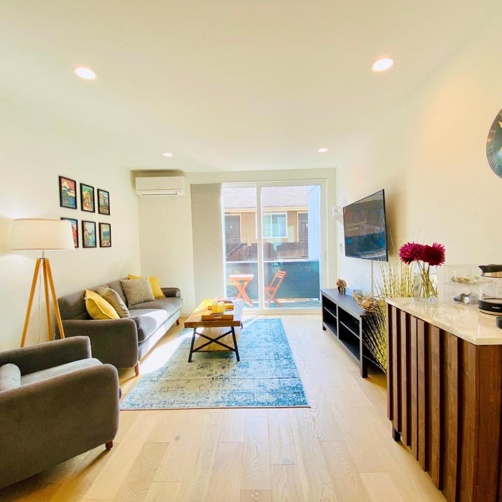 Photograph of Modern Ballard Townhouse - 92 Walkscore & Rooftop!