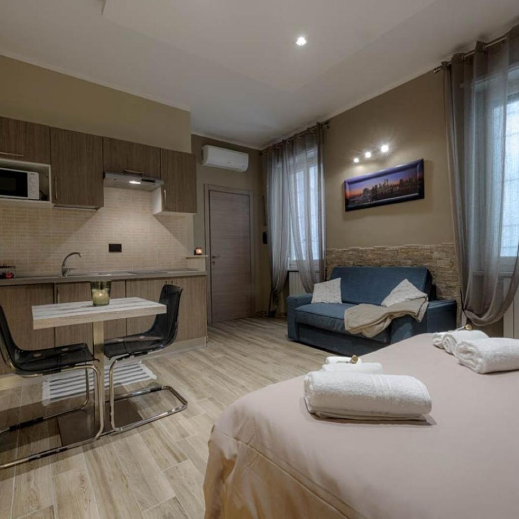Photograph of TORINO VACANCY 2
