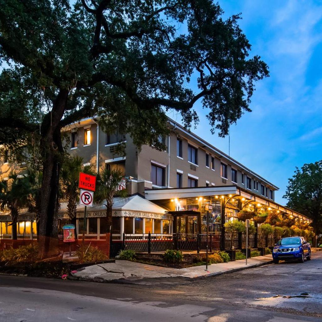 Photograph of St Charles Inn, Superior Hotel