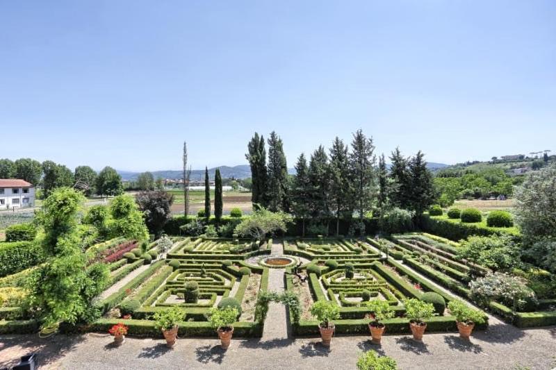 Photograph of VIlla Merlo Ner0
