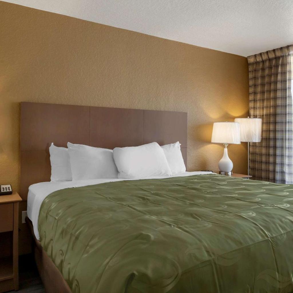 Photograph of Quality Inn Saint Petersburg North-Tampa Bay