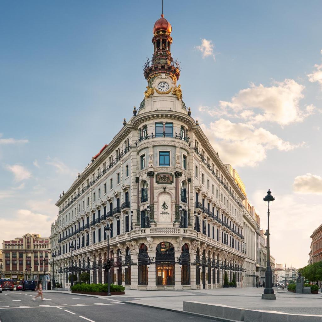 Photograph of Four Seasons Hotel Madrid