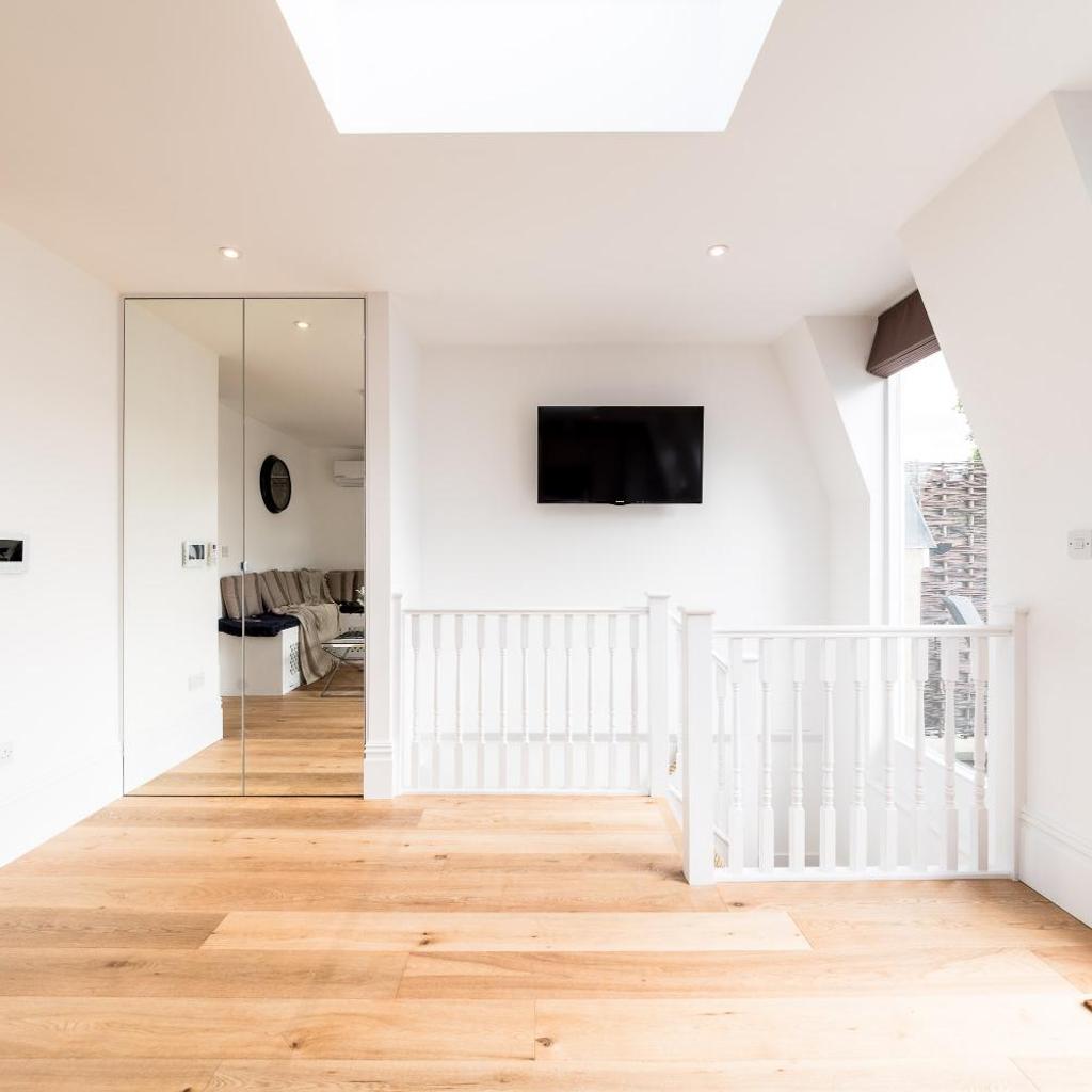Photograph of Fulham Penthouse Sleeps 2 Pets Ok & Sw Balcony