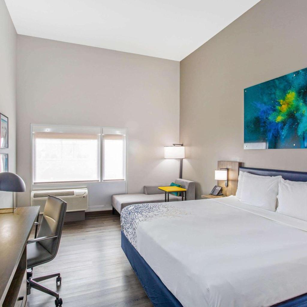 Photograph of La Quinta Inn & Suites by Wyndham Miramar Beach-Destin
