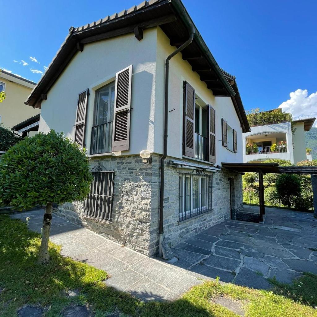 Image 1 - Ascona: Casa Conchiglia