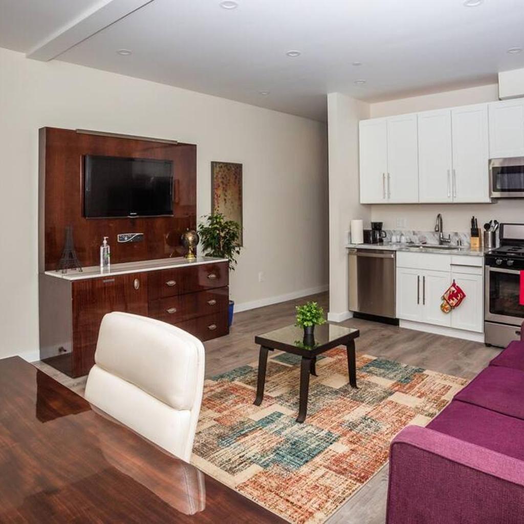 Photograph of 1 Bedroom Apartment with Luxurious Design in SD