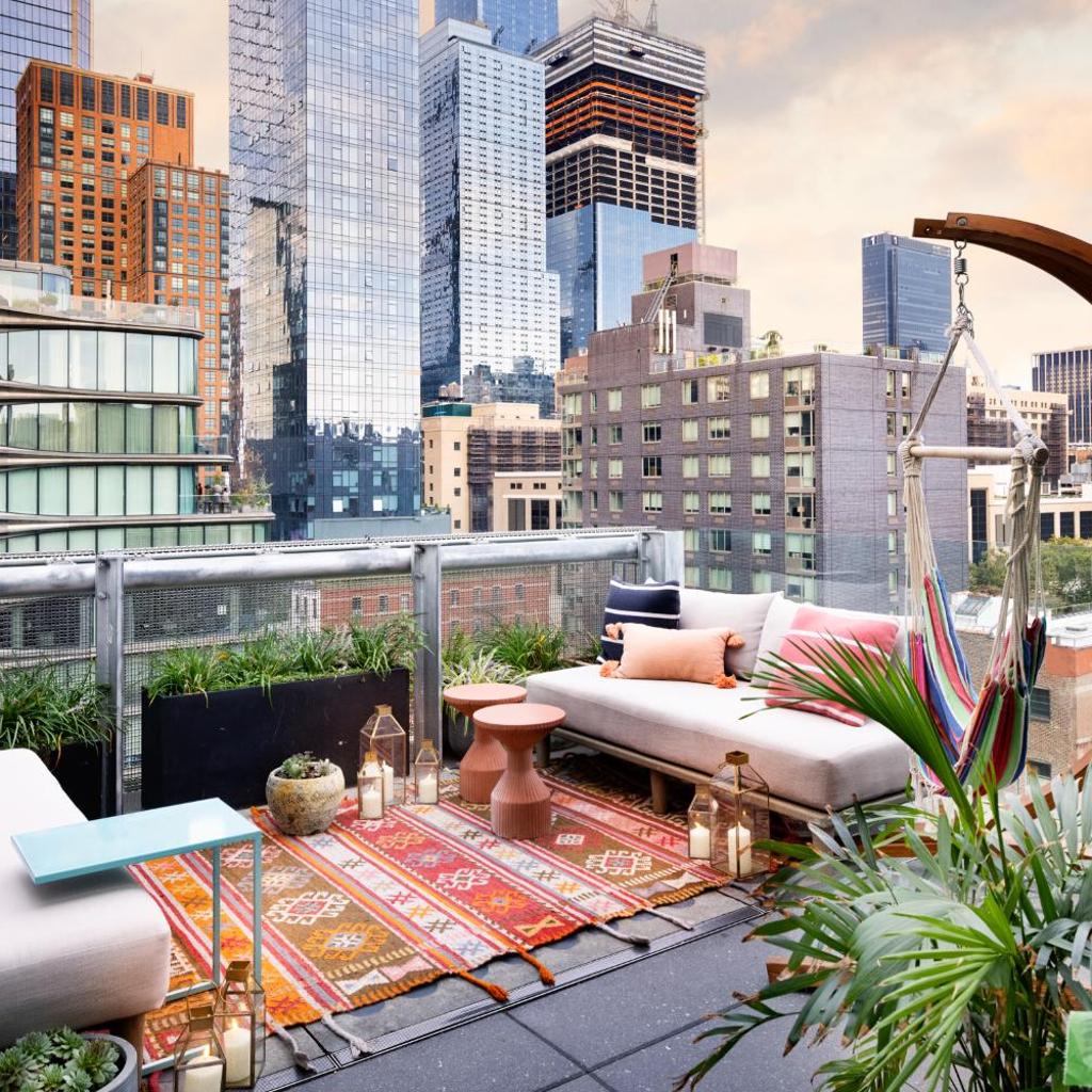 Photograph of Hotel Alameda, Highline