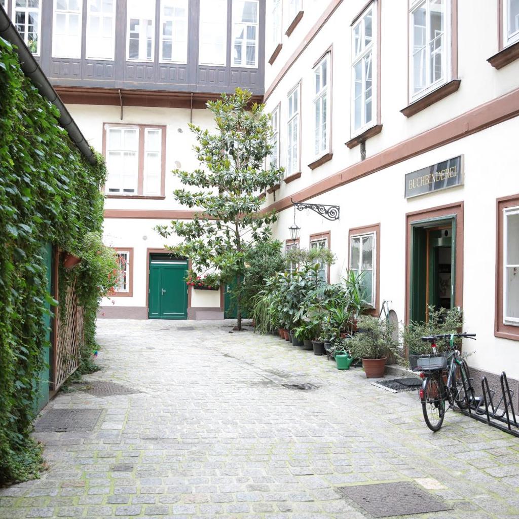 Photograph of Heart of Vienna- next to Albertina
