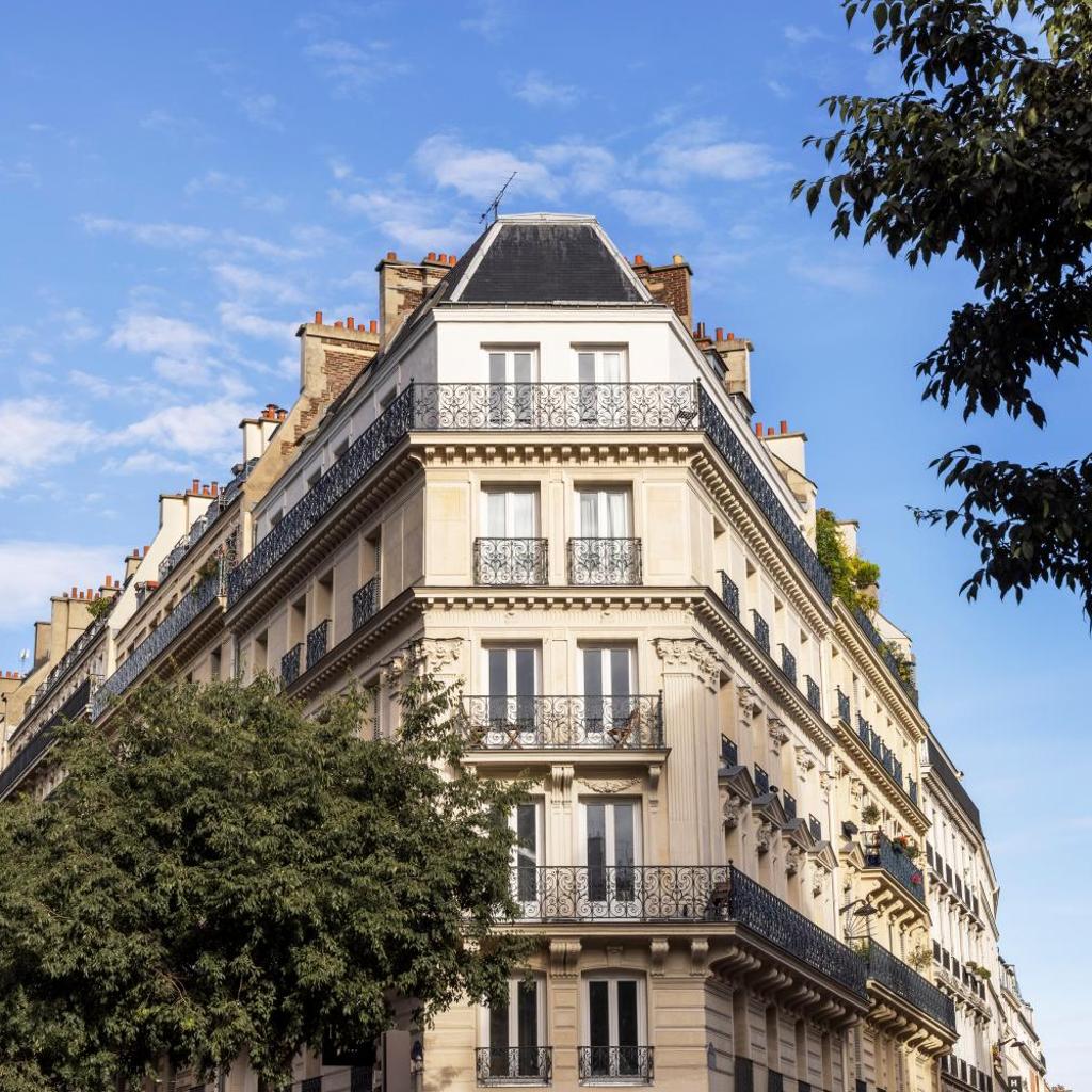 Hôtel Beige — 