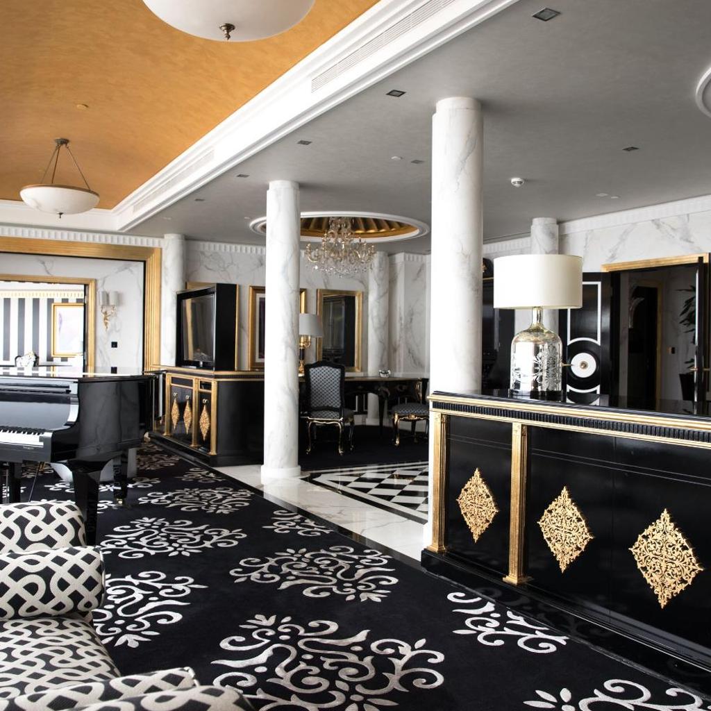 Jumeirah Emirates Towers Dubai — 