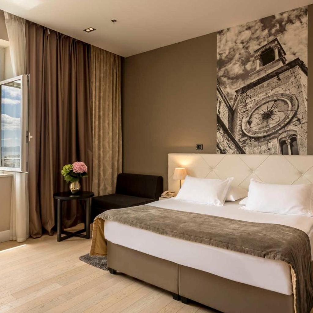Cornaro Hotel — 