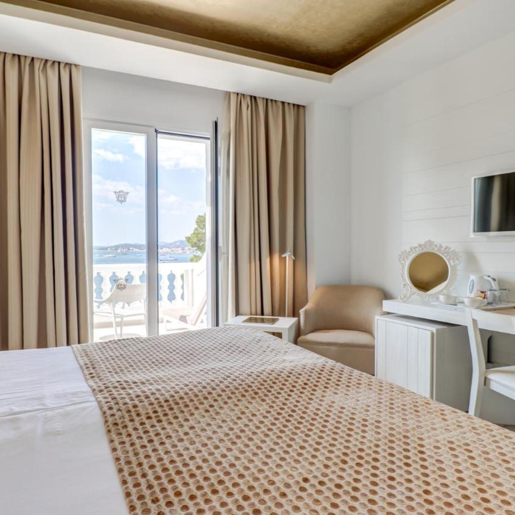 Hotel Illa d'Or & Club Apts 4* Sup — 