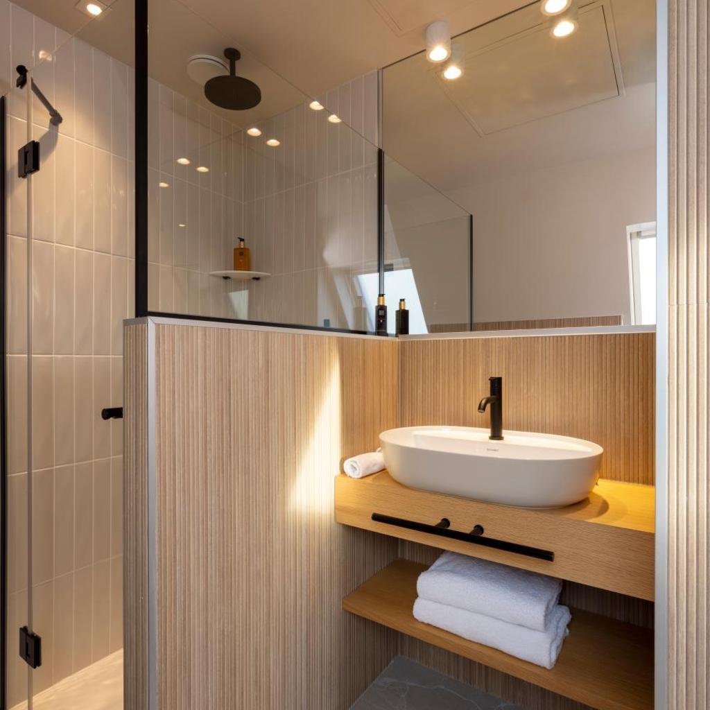 Hôtel Beige — 