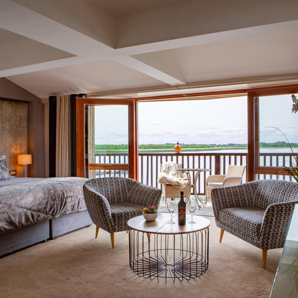 Wineport Lodge — 