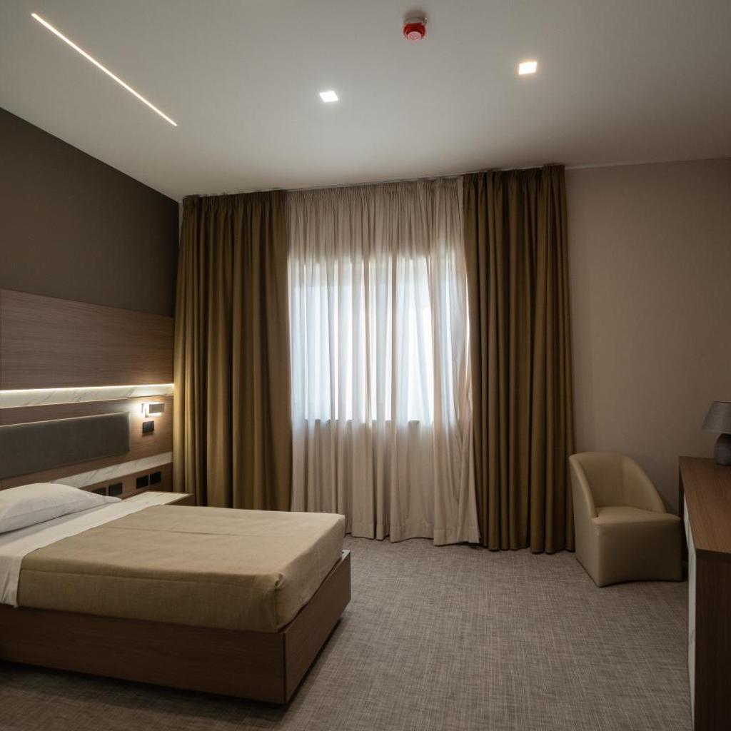Building Hotel — 