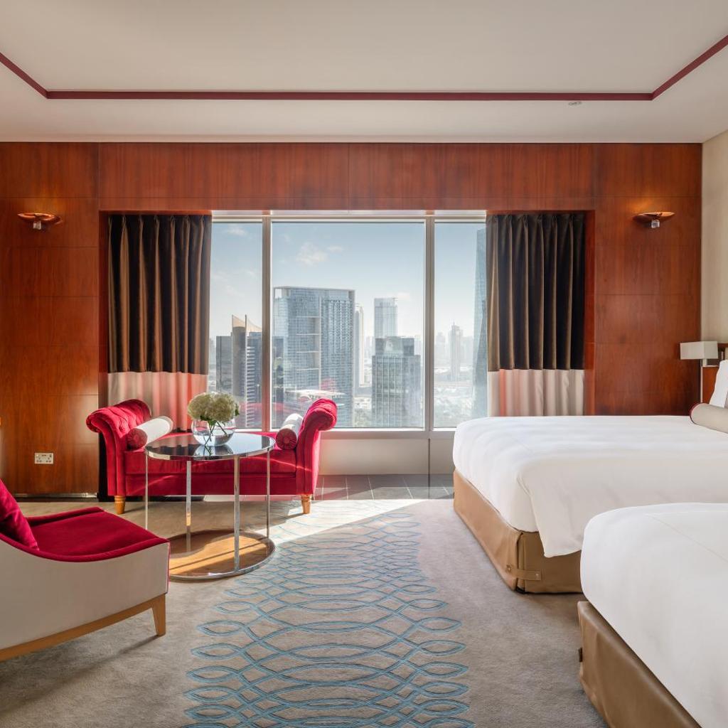 Jumeirah Emirates Towers Dubai — 