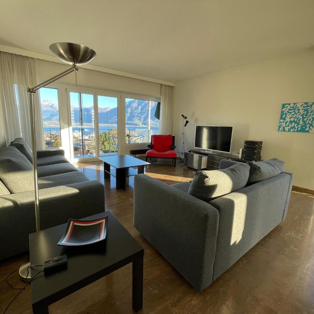 Image 3 - Lichtdurchflutete Ferienwohnung mit Panorama-Sicht und Schwimmbad/Sauna