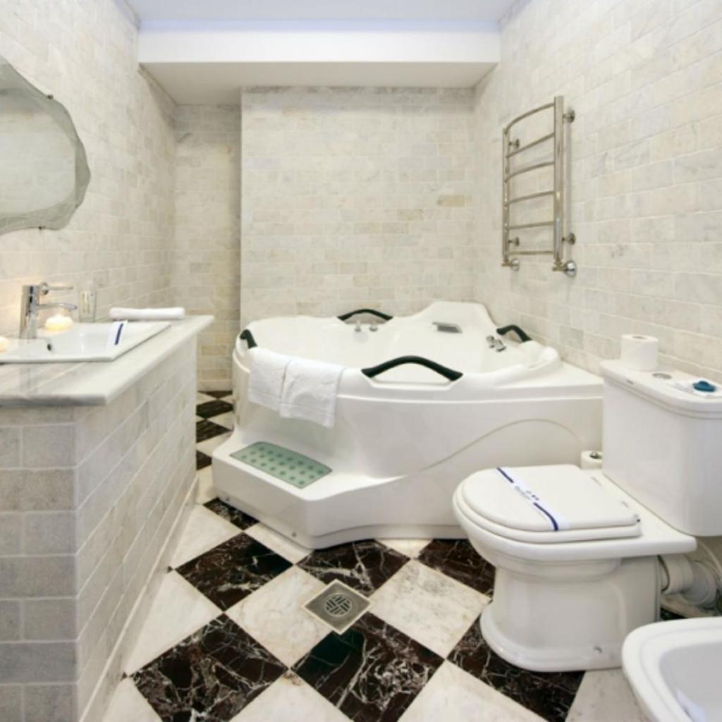 Boutique Hotel California — 