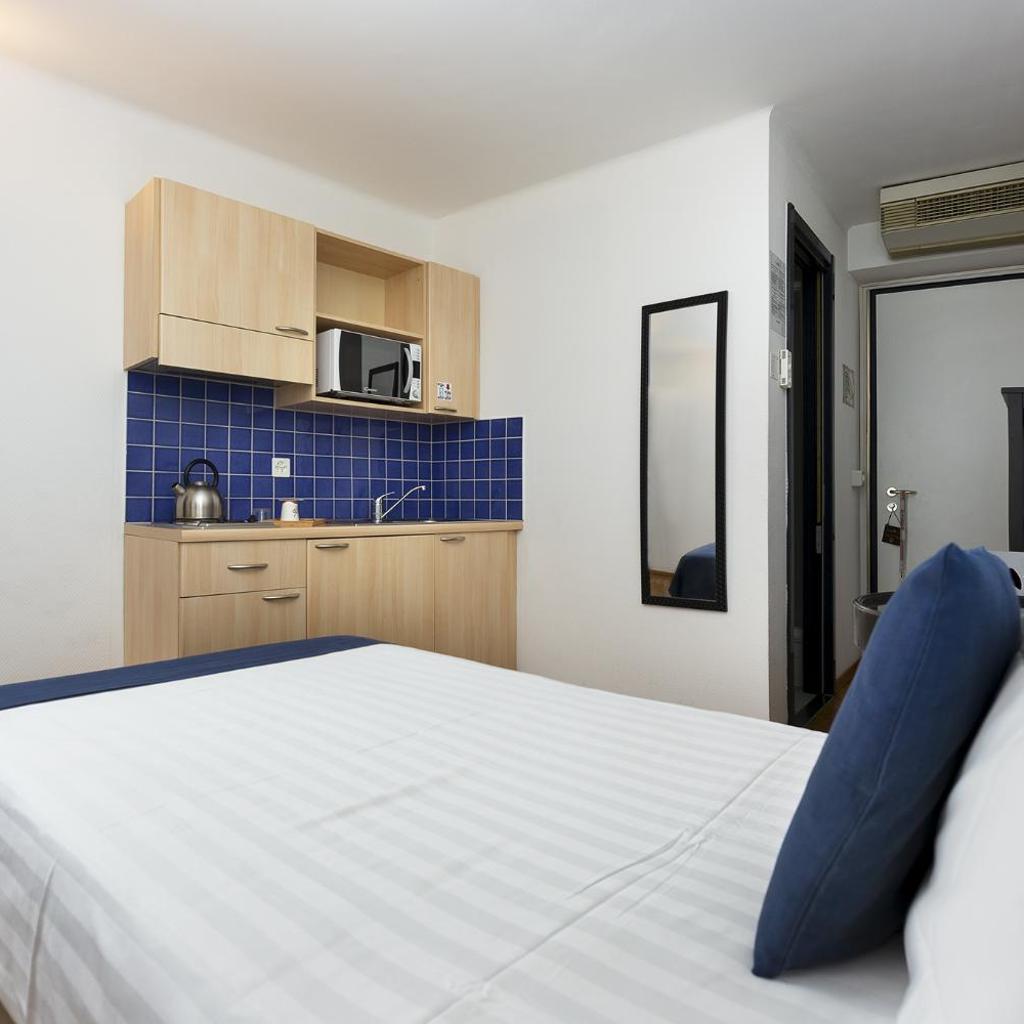 Image 30 - GuestHouse Lugano Center by LR