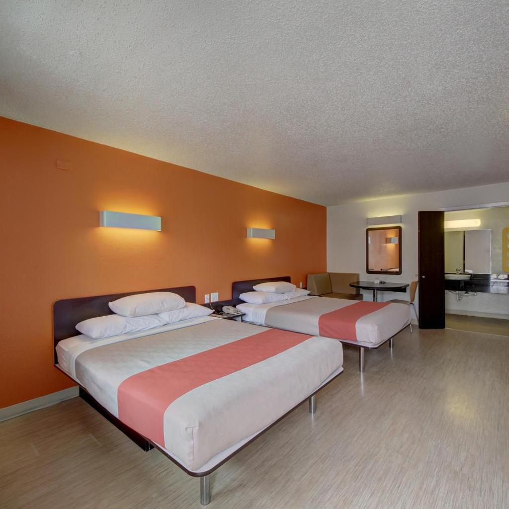 Photograph of Motel 6-San Antonio, TX - Downtown - Market Square