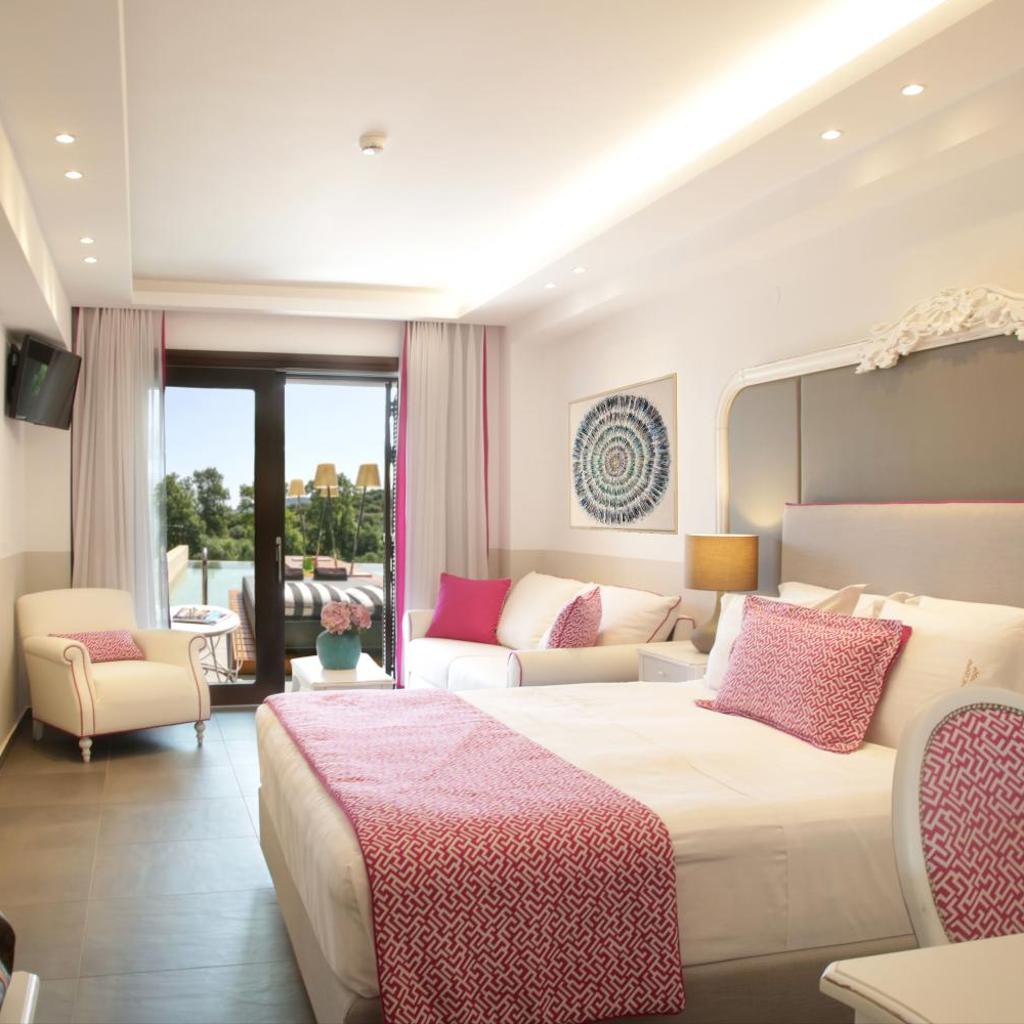 Avaton Luxury Beach Resort - Relais & Chateaux — 