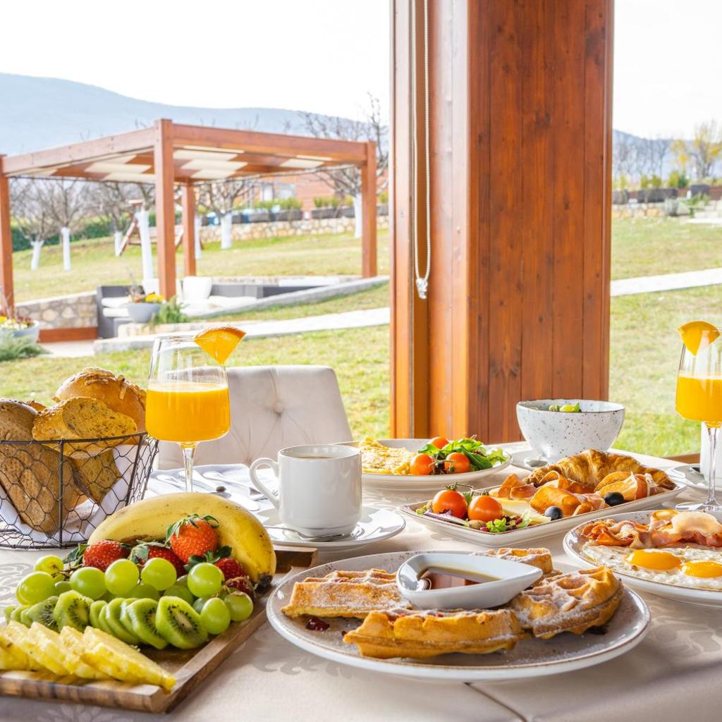 Hotel Degenija — 