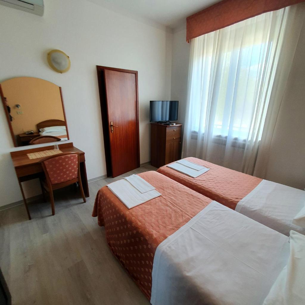 HOTEL PERLA photo