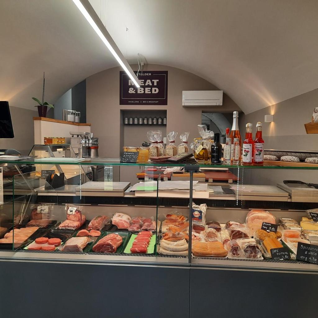 Stalder Meat & Bed – image