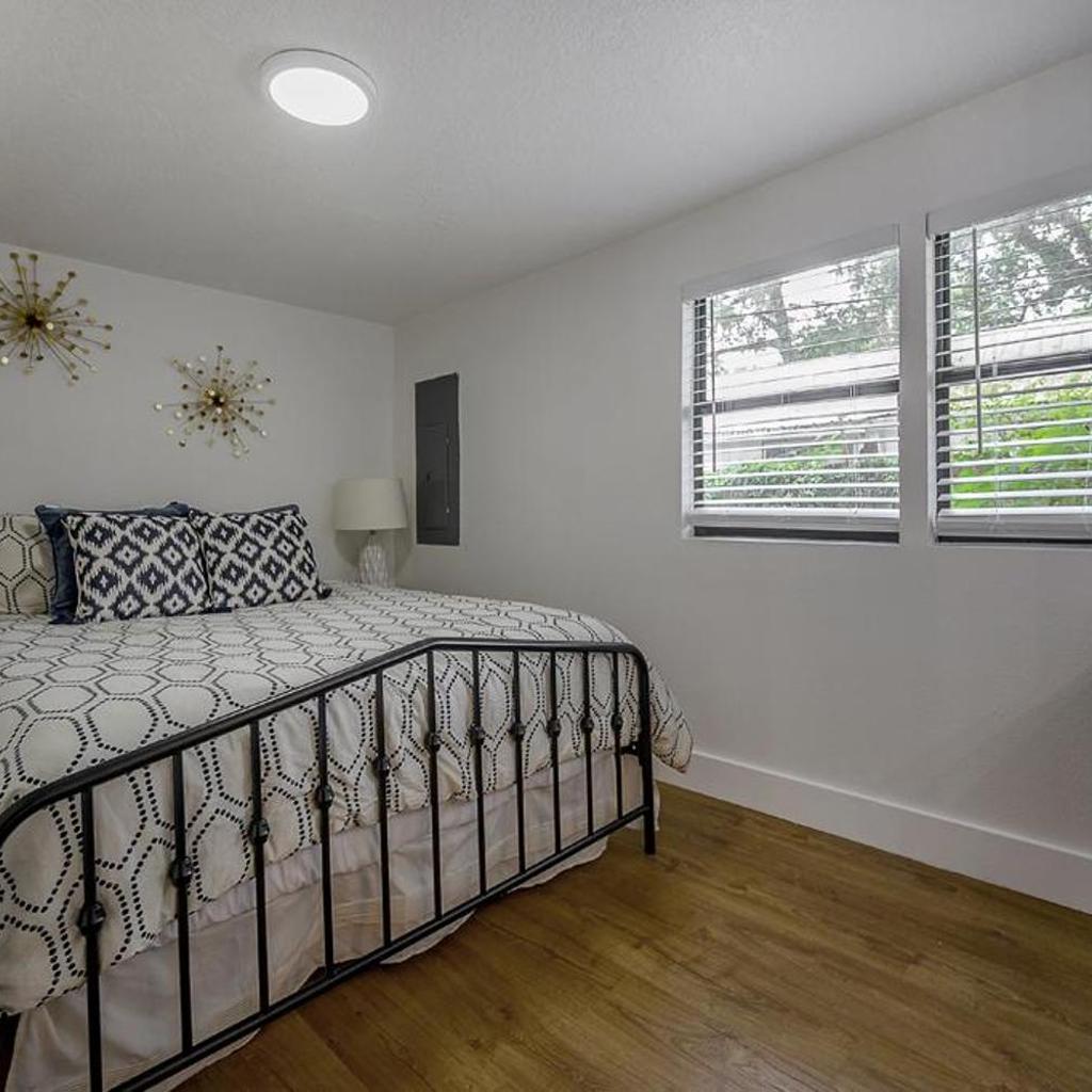 Photograph of Seminole Heights Beauty
