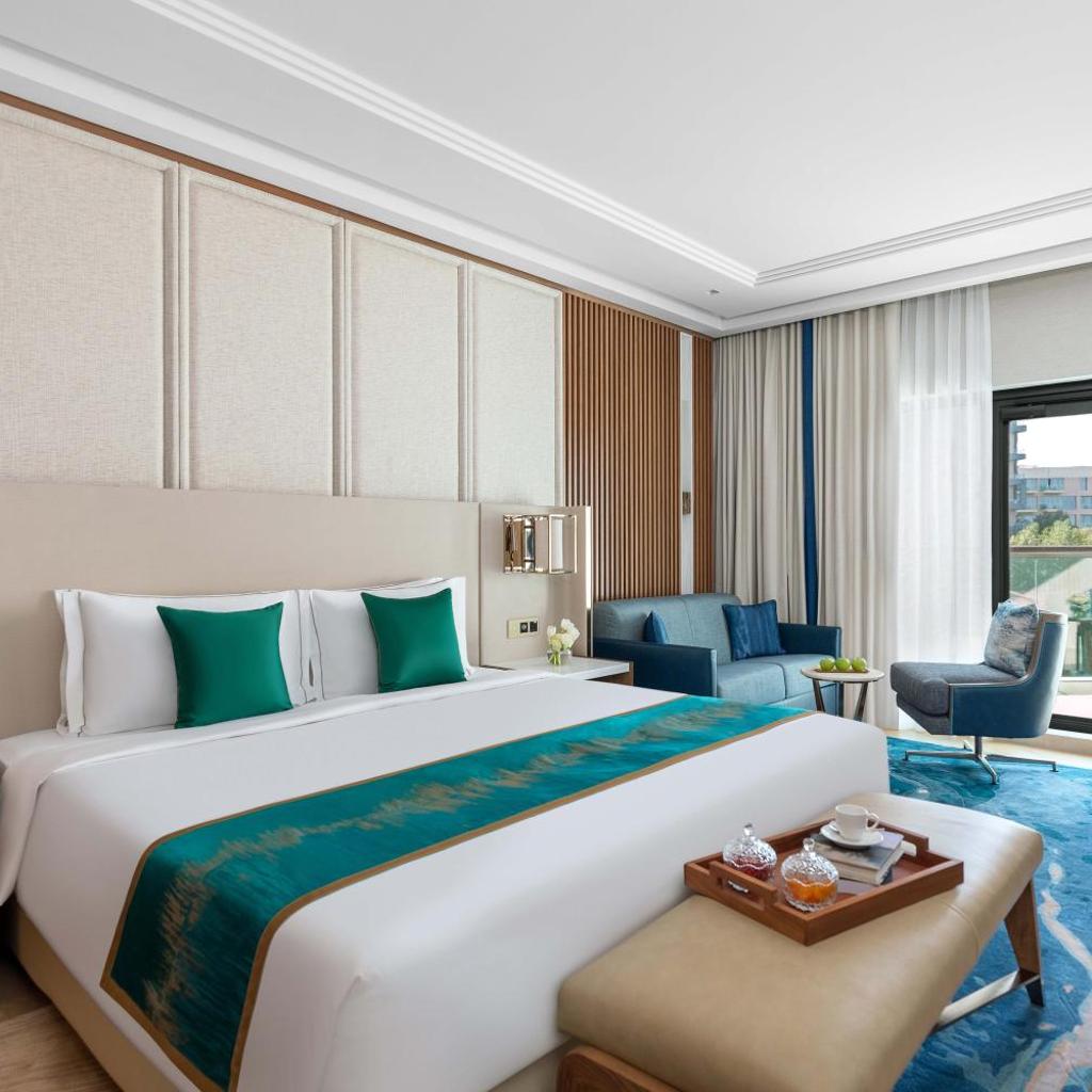 Taj Exotica Resort & Spa, The Palm, Dubai — 