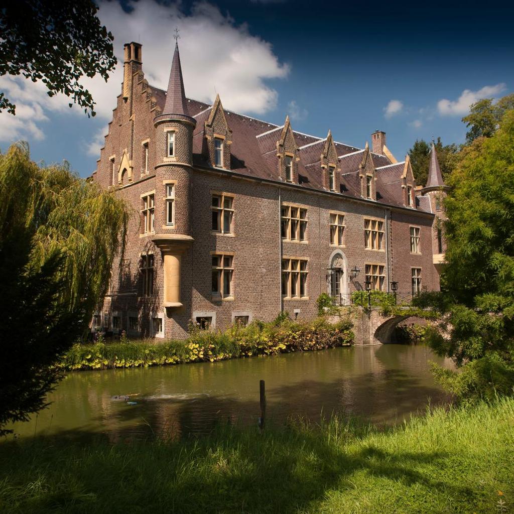 Van der Valk Hotel Kasteel Terworm — 
