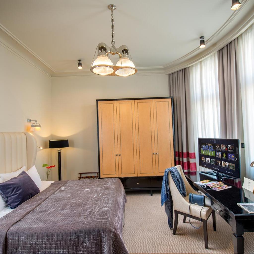 Astoria Hotel — 