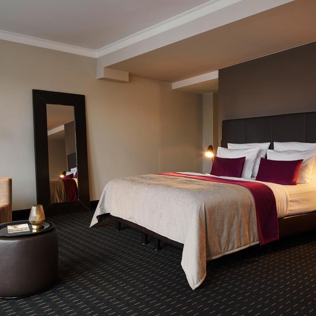 Photograph of Boston Hotel HH