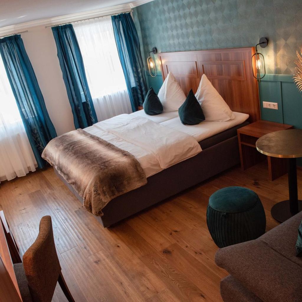 ZUM SCHLOSS - Boutique-Hotel — 