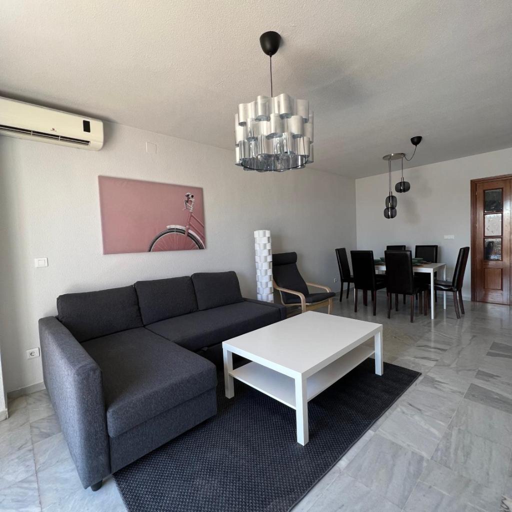 Photograph of Piso junto metro, gran terraza y parking gratis