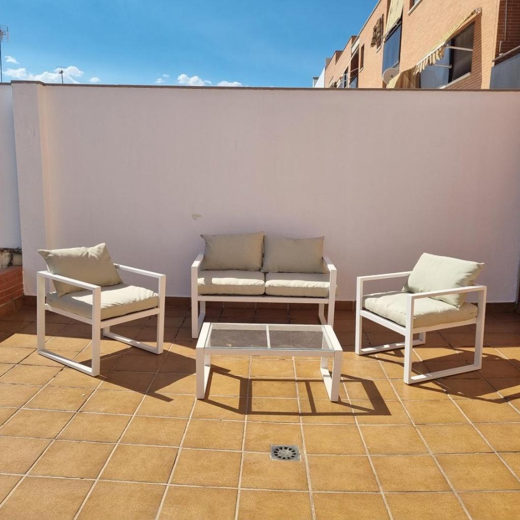 Photograph of Piso junto metro, gran terraza y parking gratis