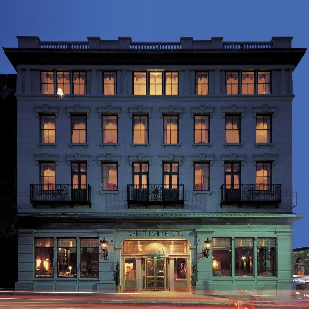 Market Pavilion Hotel — 