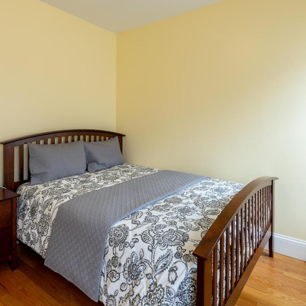 Photograph of Vibrant 4BR Boston Apt - Balcony, Bathtub, TV near I-95 & Pet Friendly 903