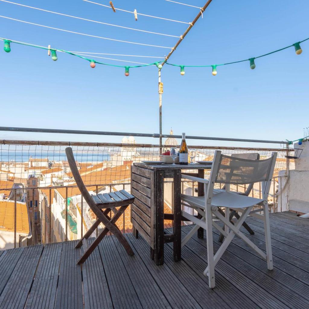 Photograph of Terrasse vue mer & quartier historique Vieux Port