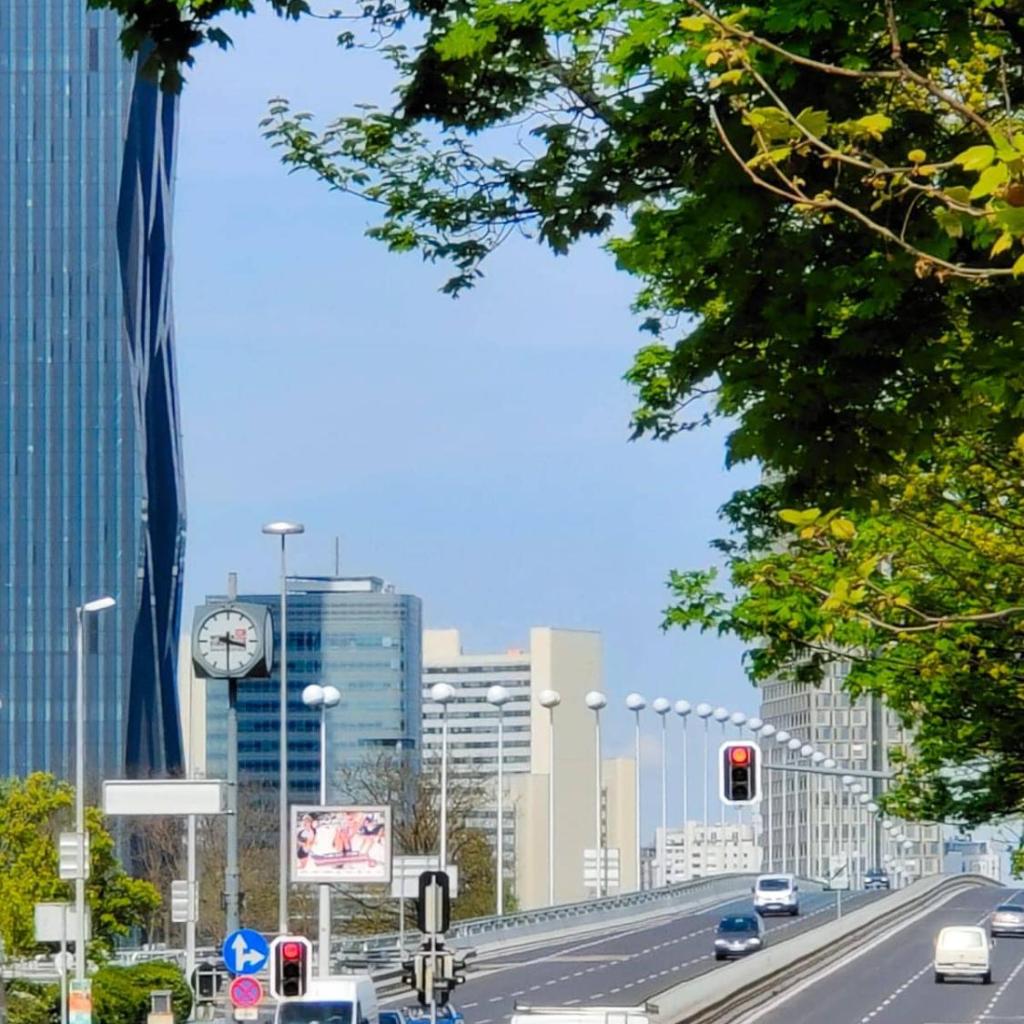 Photograph of CENTER ! 2 stops from the City Center!