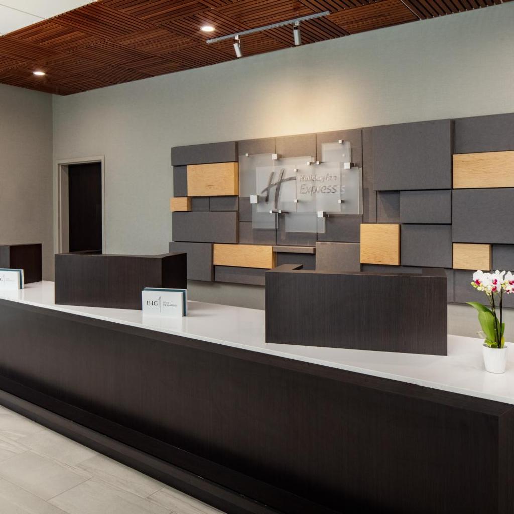 Photograph of Holiday Inn Express Washington DC Downtown by IHG