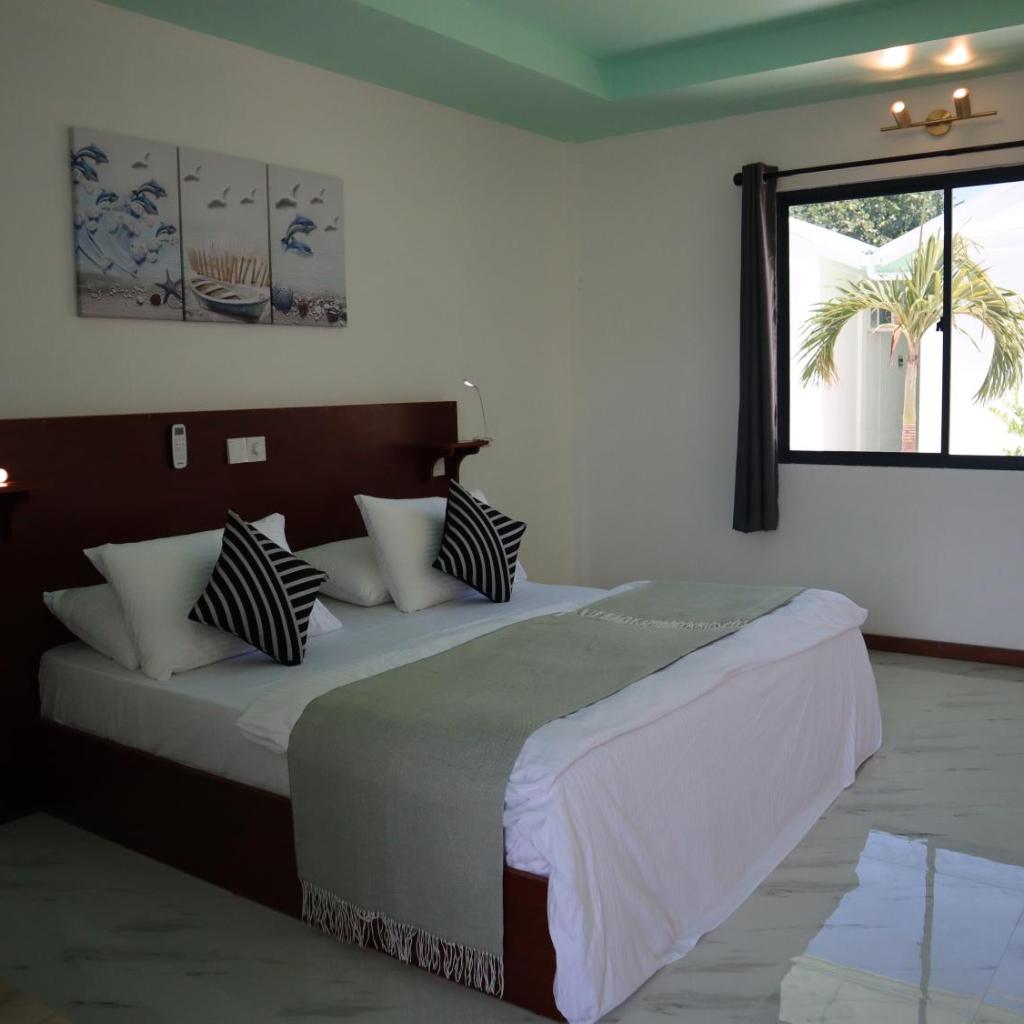 Clouds Beach Retreat Laamu Gan, photo 2