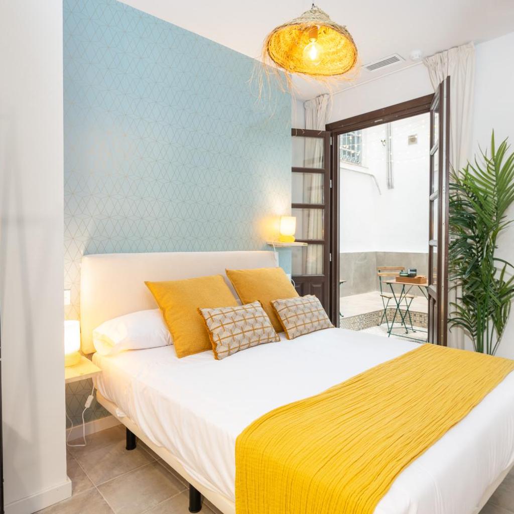 Photograph of Apartamentos Luna Suites Palacio Dorita