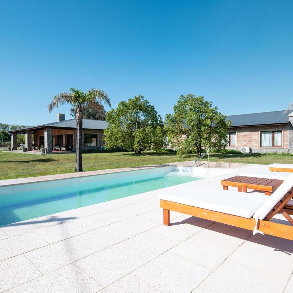Bemar Carmelo Hotel — 