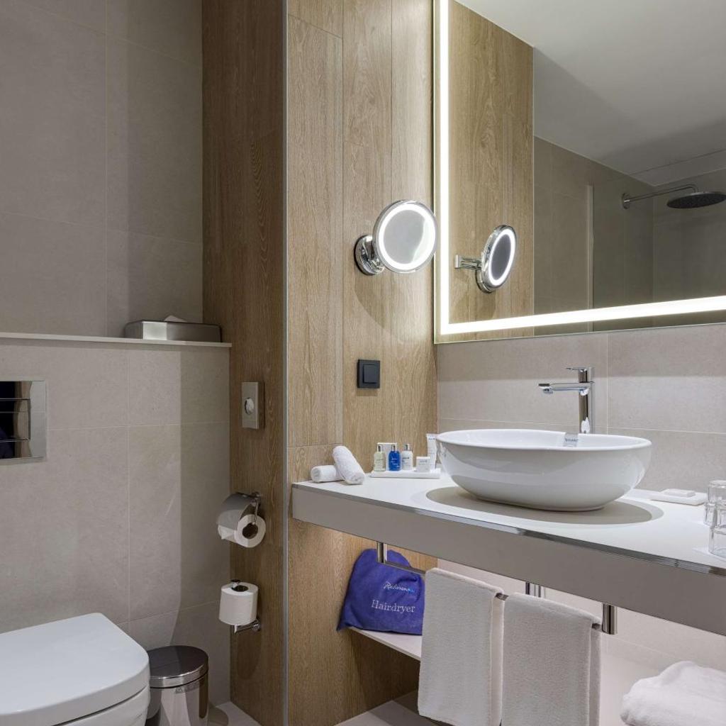 Radisson Blu Hotel, Kyiv City Centre — 