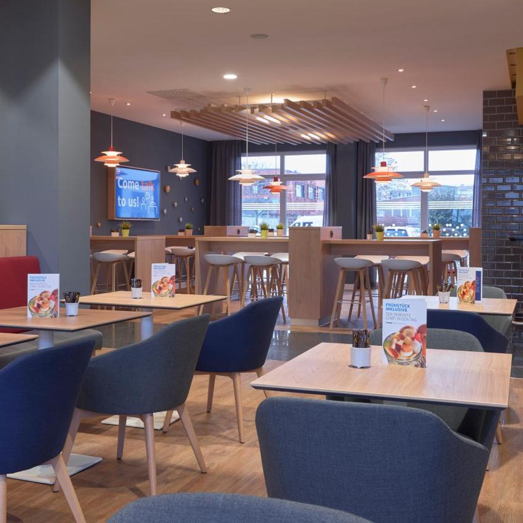 Photograph of Holiday Inn Express Frankfurt Messe by IHG